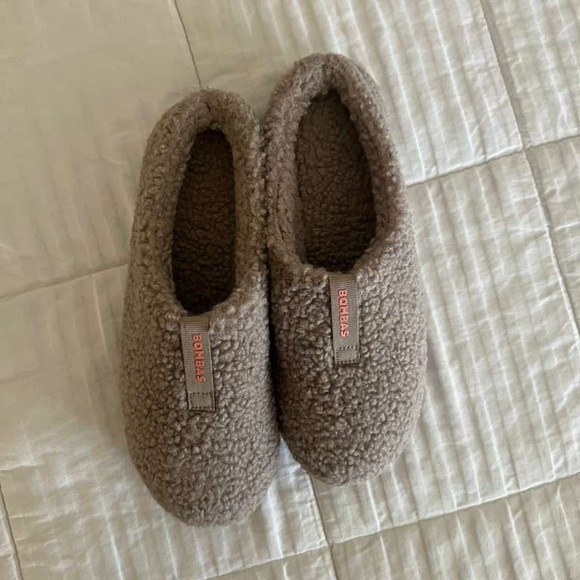 Bombas Shoes - Bombas Tan Women's Slippers